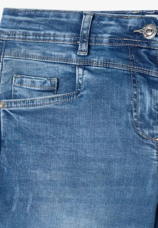 Casual Mid-Rise Straight-Cut