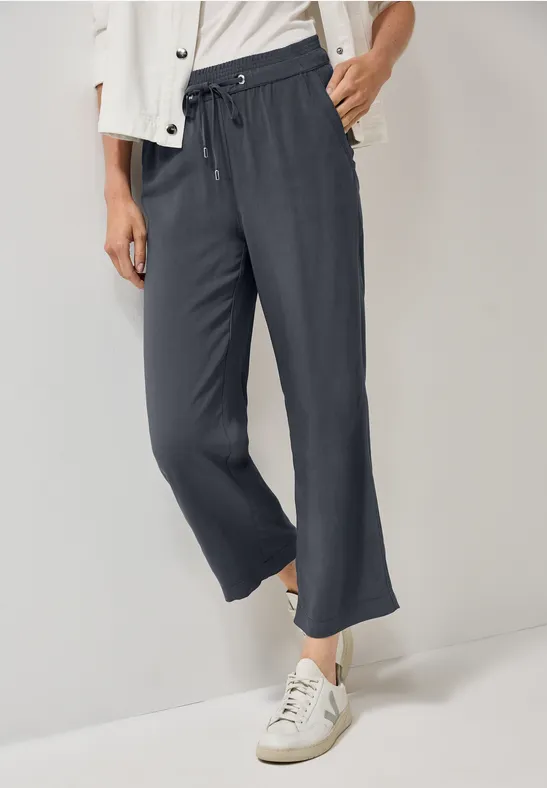 Leichte 7/8 Hose mit geradem Bein