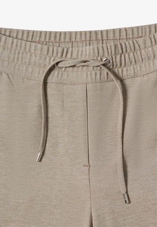 Weite Hose mit Galonstreifen
