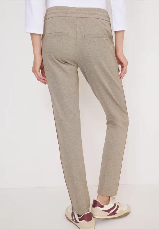Slim-Fit-Hose mit Gallonstreifen