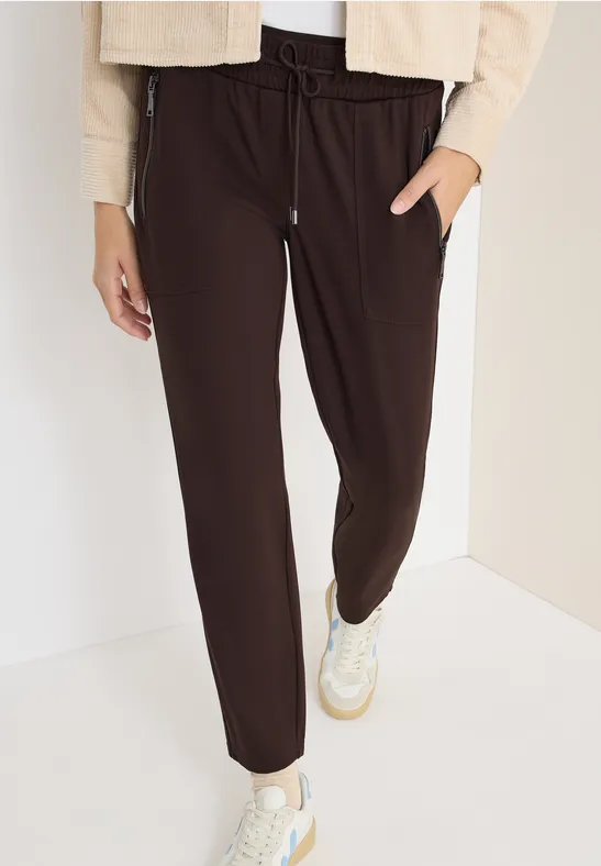 Schmal geschnittene Hose mit Tunnelzug