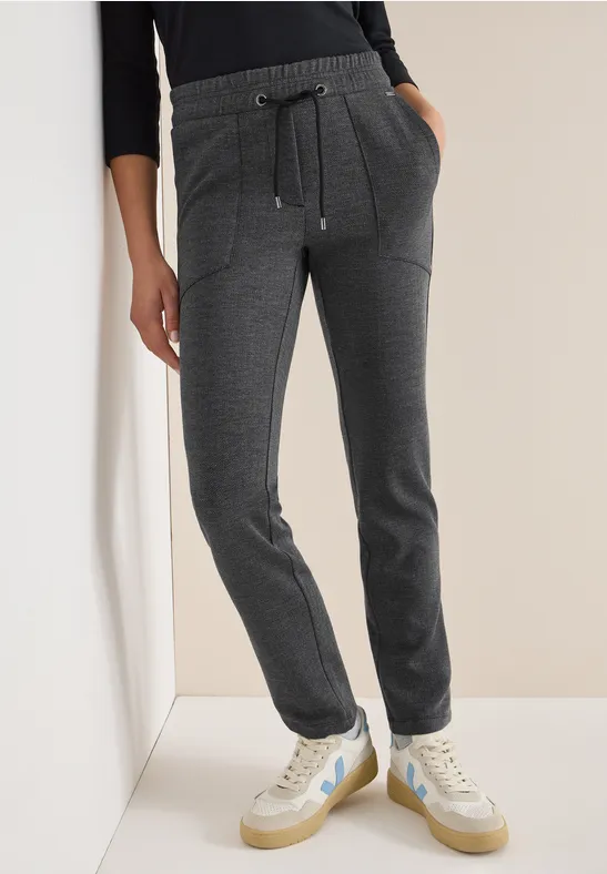 Legere Hose mit schmalem Bein