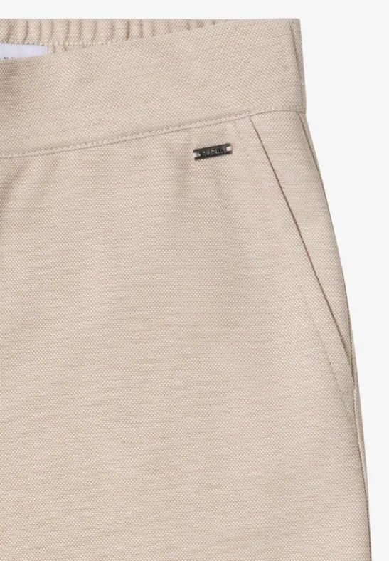 Locker geschnittene Stoffhose mit weitem Bein