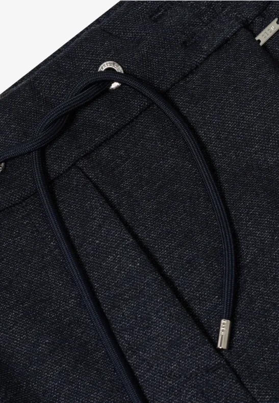 Legere Slim-Leg-Hose mit Tunnelzug