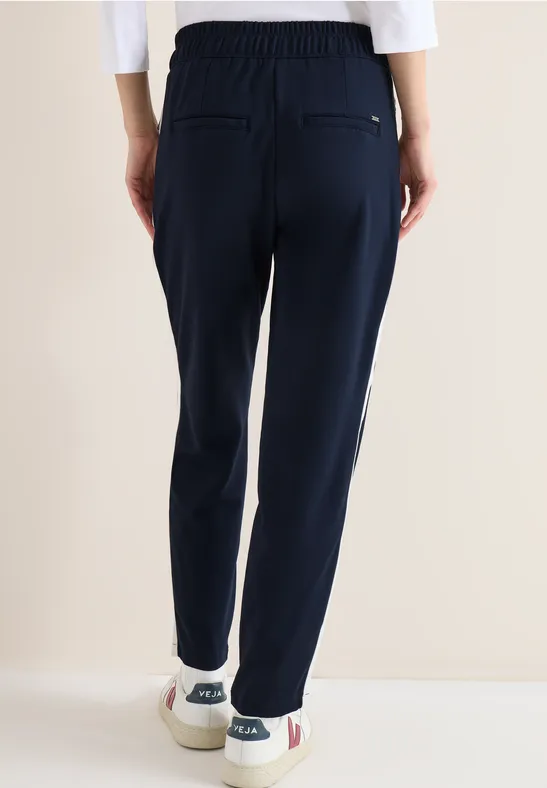 Sportliche Freizeithose mit Seitenstreifen