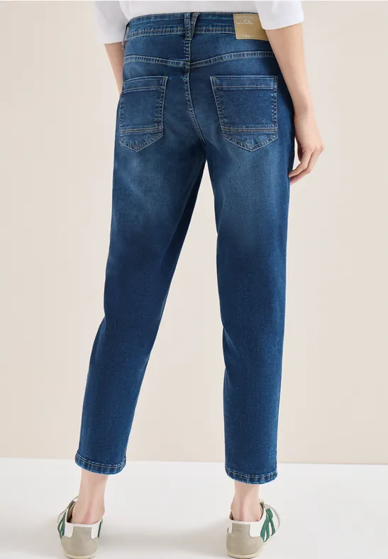 Schmal geschnittene Casual Fit Jeans