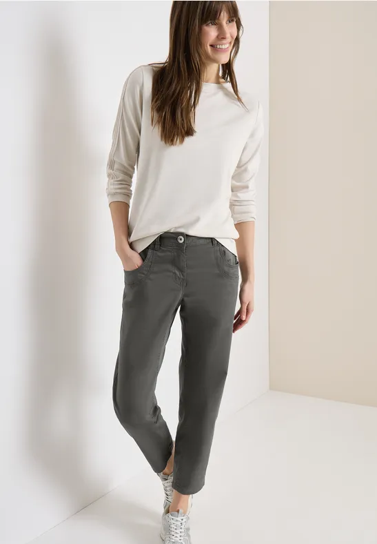 Casual Slim-Leg 7/8 Hose