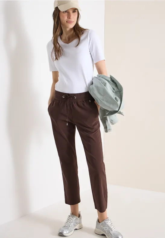 Slim-Leg 7/8-Hose mit mittlerem Bund