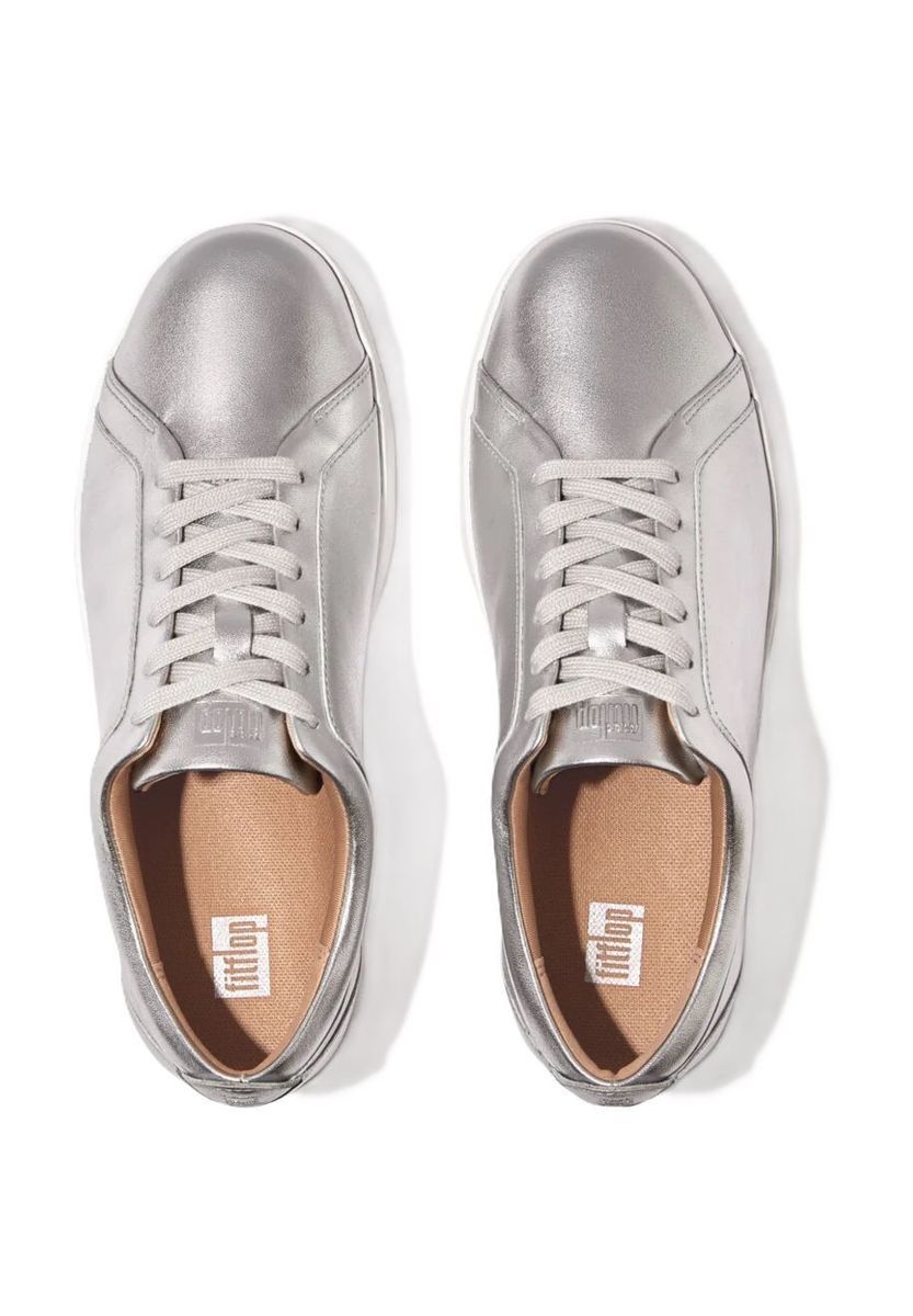 Klassische Low-Top Leder-Sneaker