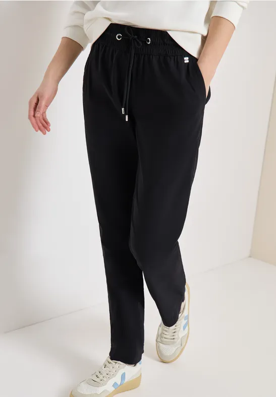 Leichte Casual-Fit Stretchhose