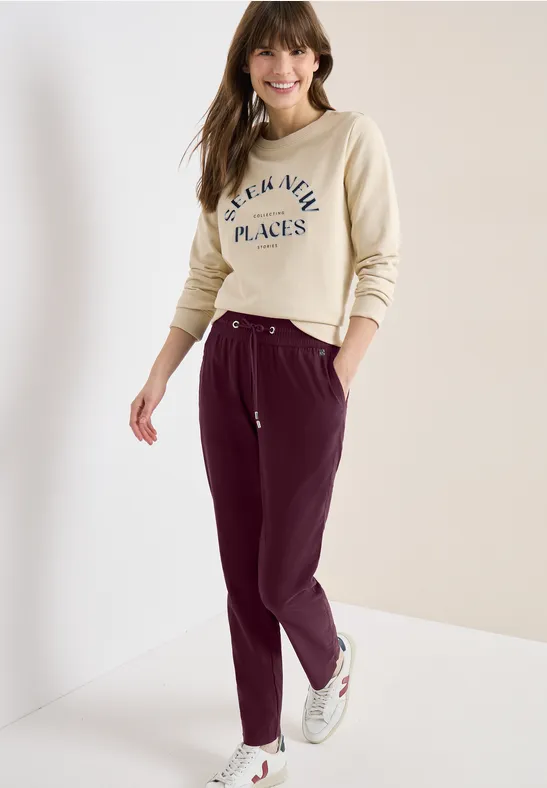 Schmal geschnittene Casual-Hose mit Kordelzug