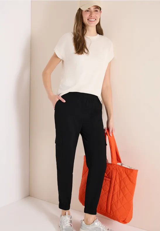 Schmale Cargo-Jogginghose mit mittlerem Bund