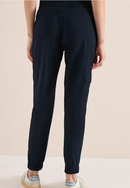 Schmal geschnittene Cargo-Jogger-Hose
