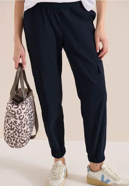 Schmal geschnittene Cargo-Jogger-Hose