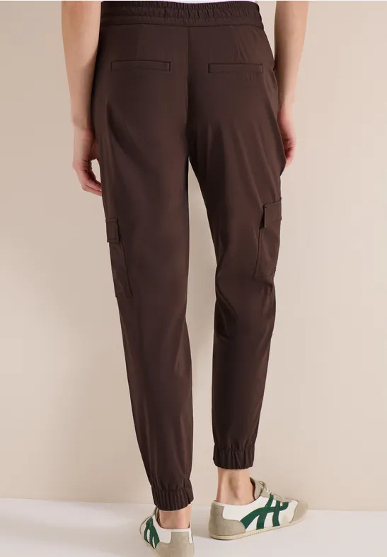 Cargo-Hose mit schmalem Bein
