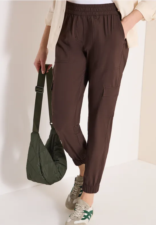 Cargo-Hose mit schmalem Bein