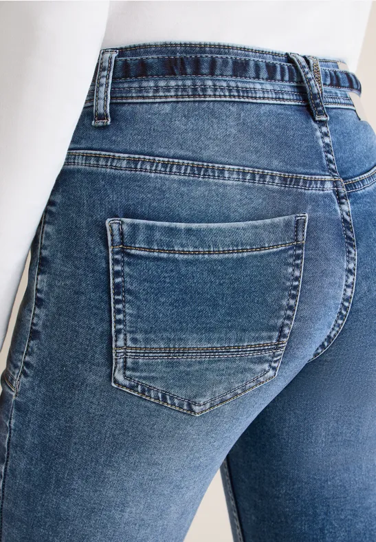 Slim Leg Jeans mit Denim-Gürtel