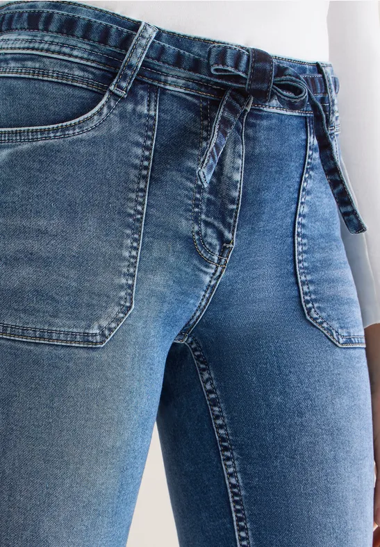 Slim Leg Jeans mit Denim-Gürtel
