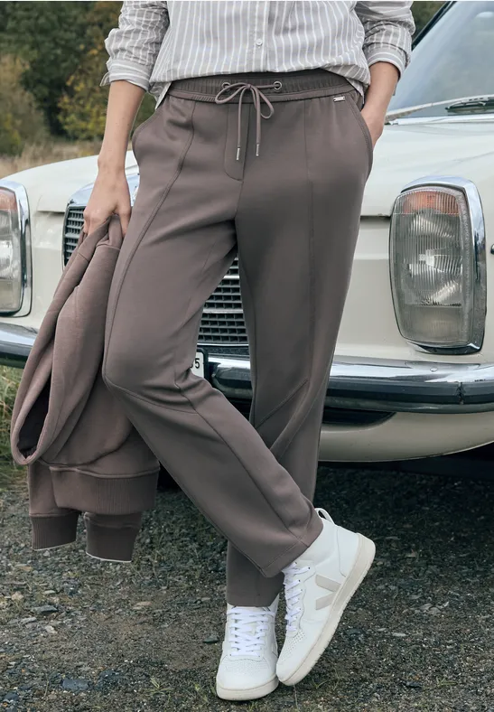 Schmale Hose mit Tunnelzug