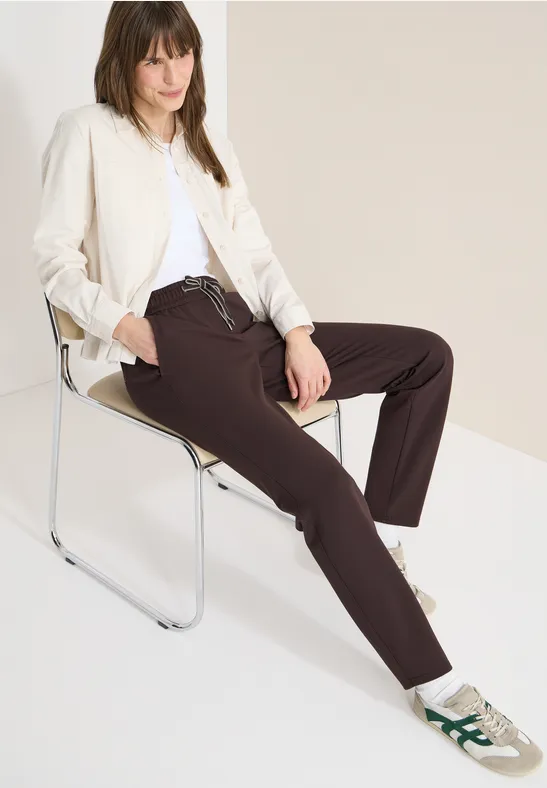 Legere Jerseyhose mit schmalem Bein