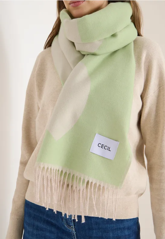 Oversize-Strickschal mit geometrischem Muster und Fransen