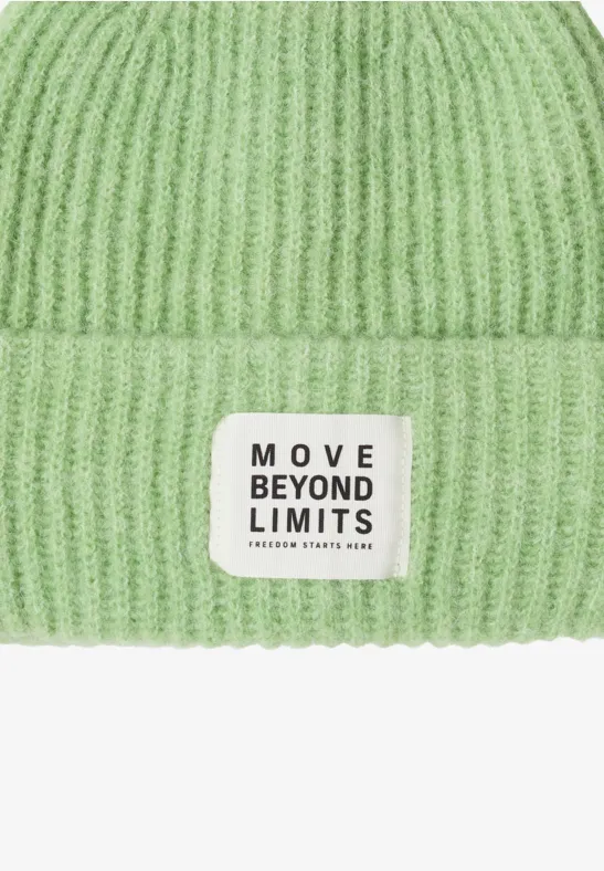 Weiche Rippstrick-Beanie mit Patch