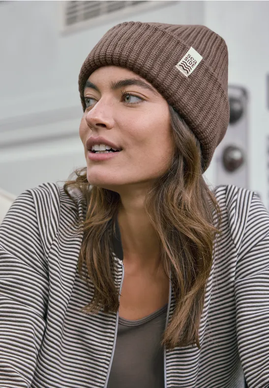 Klassische Rippstrick-Beanie