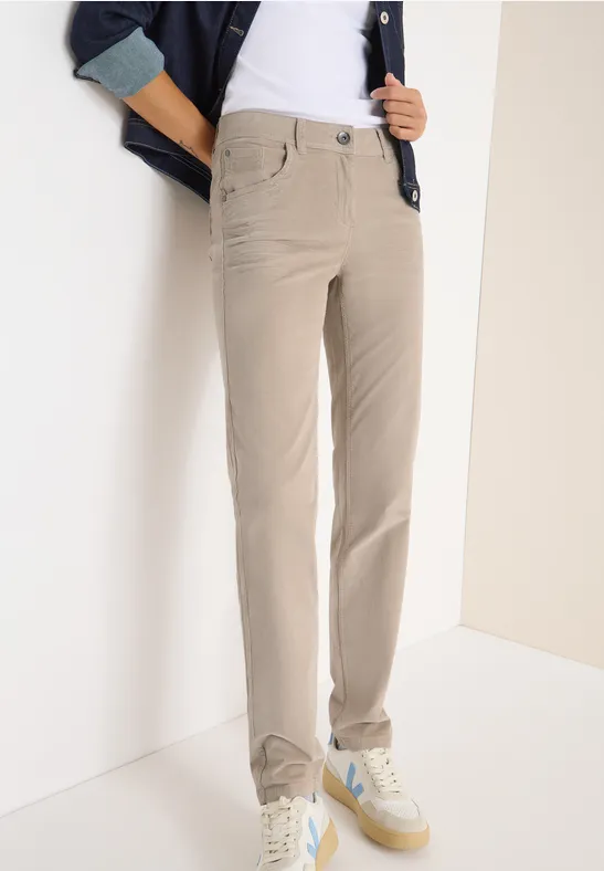 Schmal geschnittene Cordhose