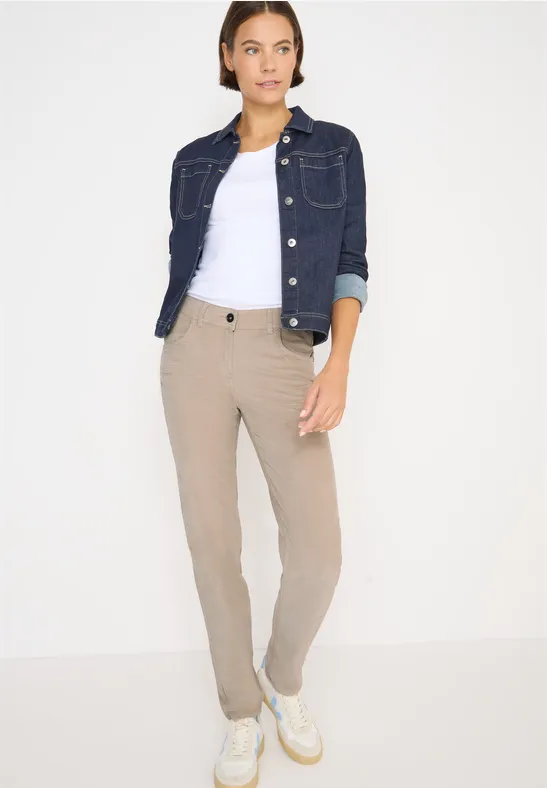 Schmal geschnittene Cordhose