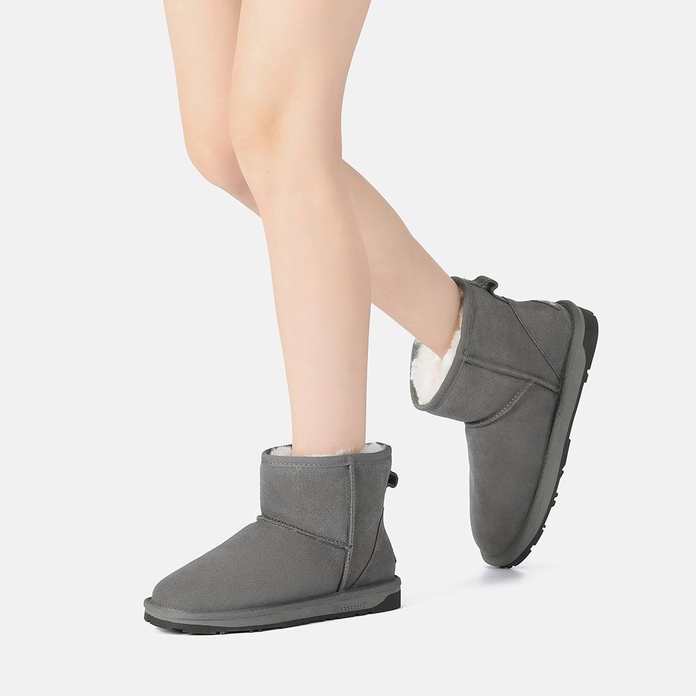 Klassische Mini-Lammfellstiefel