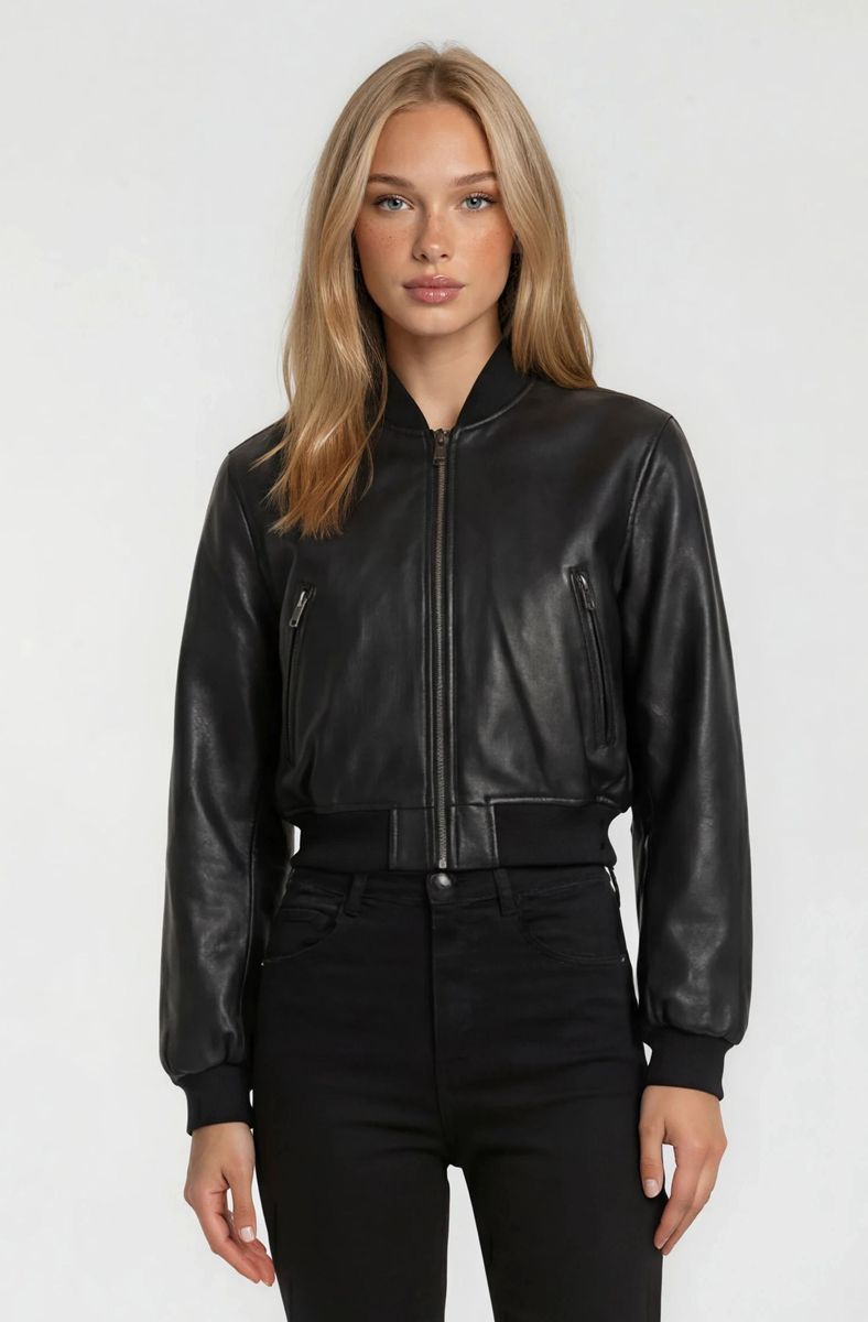 Kurze minimalistische Lederbomberjacke