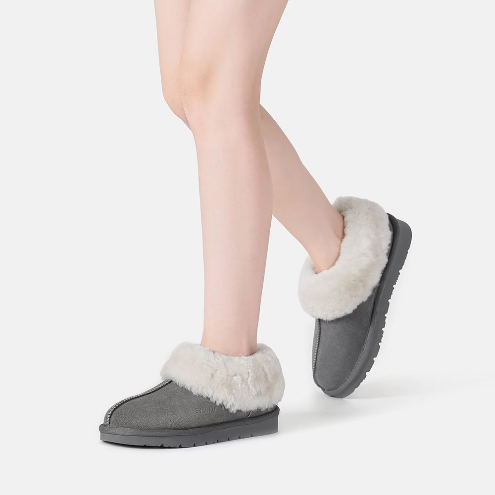 Wildleder-Hausschuhe mit flauschigem Schafwollfutter