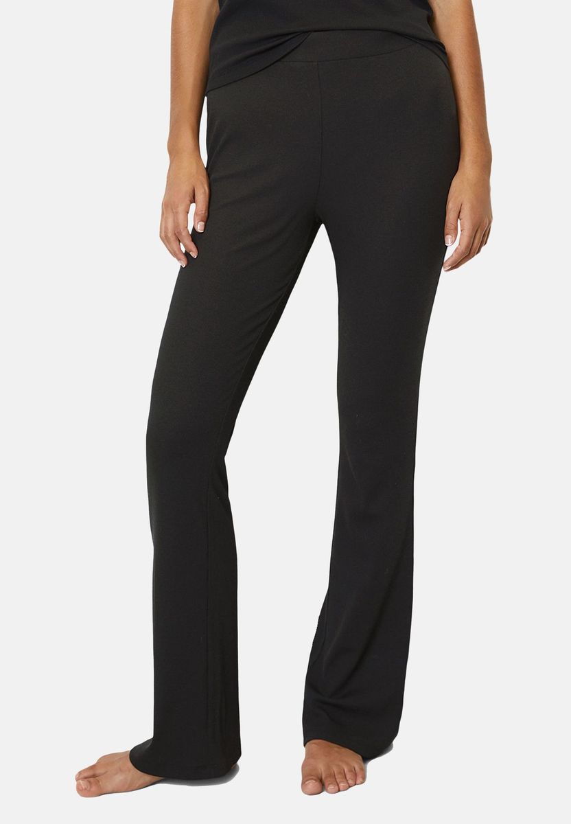 Minimalistische Loungewear-Hose mit Schlag