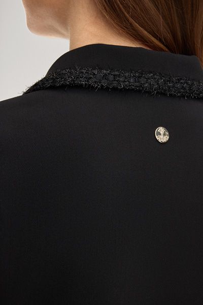 Kurzblazer mit Strukturdetails