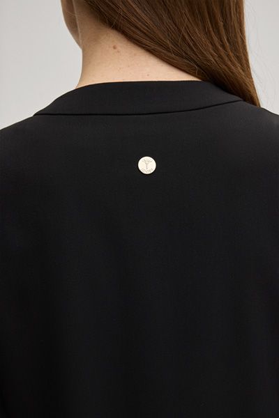 Eleganter Schößchen-Blazer mit Goldknöpfen