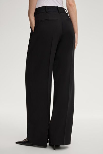 Klassische Bundfaltenhose mit weitem Bein