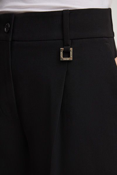 Klassische Bundfaltenhose mit weitem Bein