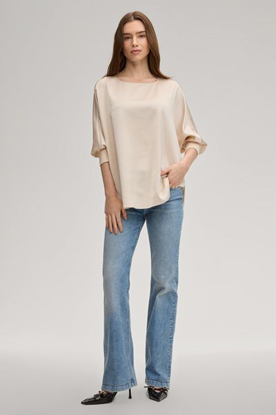 Elegante Satinbluse mit U-Boot-Ausschnitt