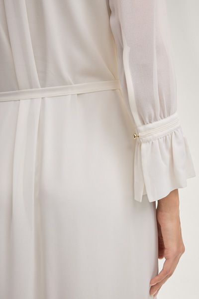 Elegantes Midi-Kleid mit Rüschendetails