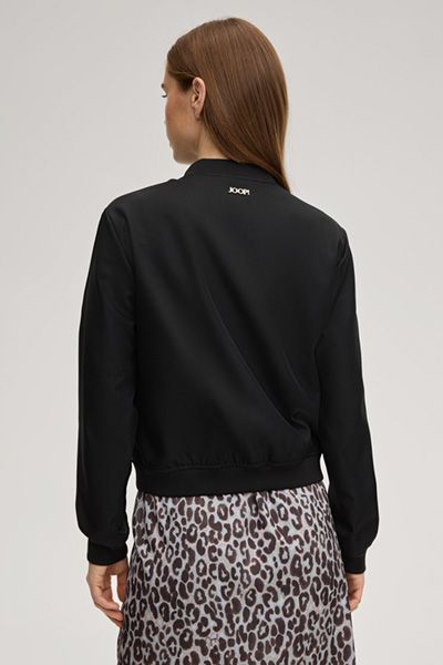 Minimalistischer Blouson mit Druckknöpfen