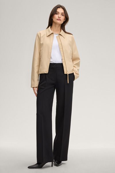 Minimalistische Zipper-Jacke mit Umlegekragen
