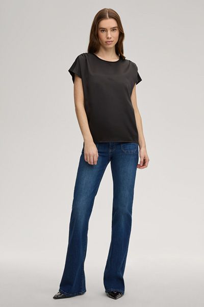 Elegantes Satin-Shirt mit Flügelärmeln