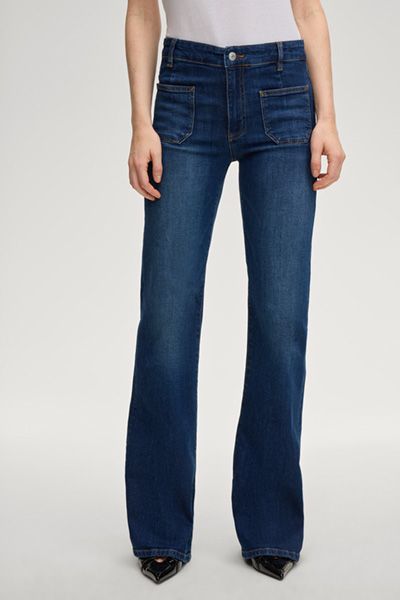 High-Waist Bootcut-Jeans mit aufgesetzten Taschen