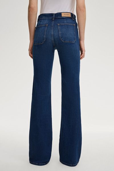 High-Waist Bootcut-Jeans mit aufgesetzten Taschen