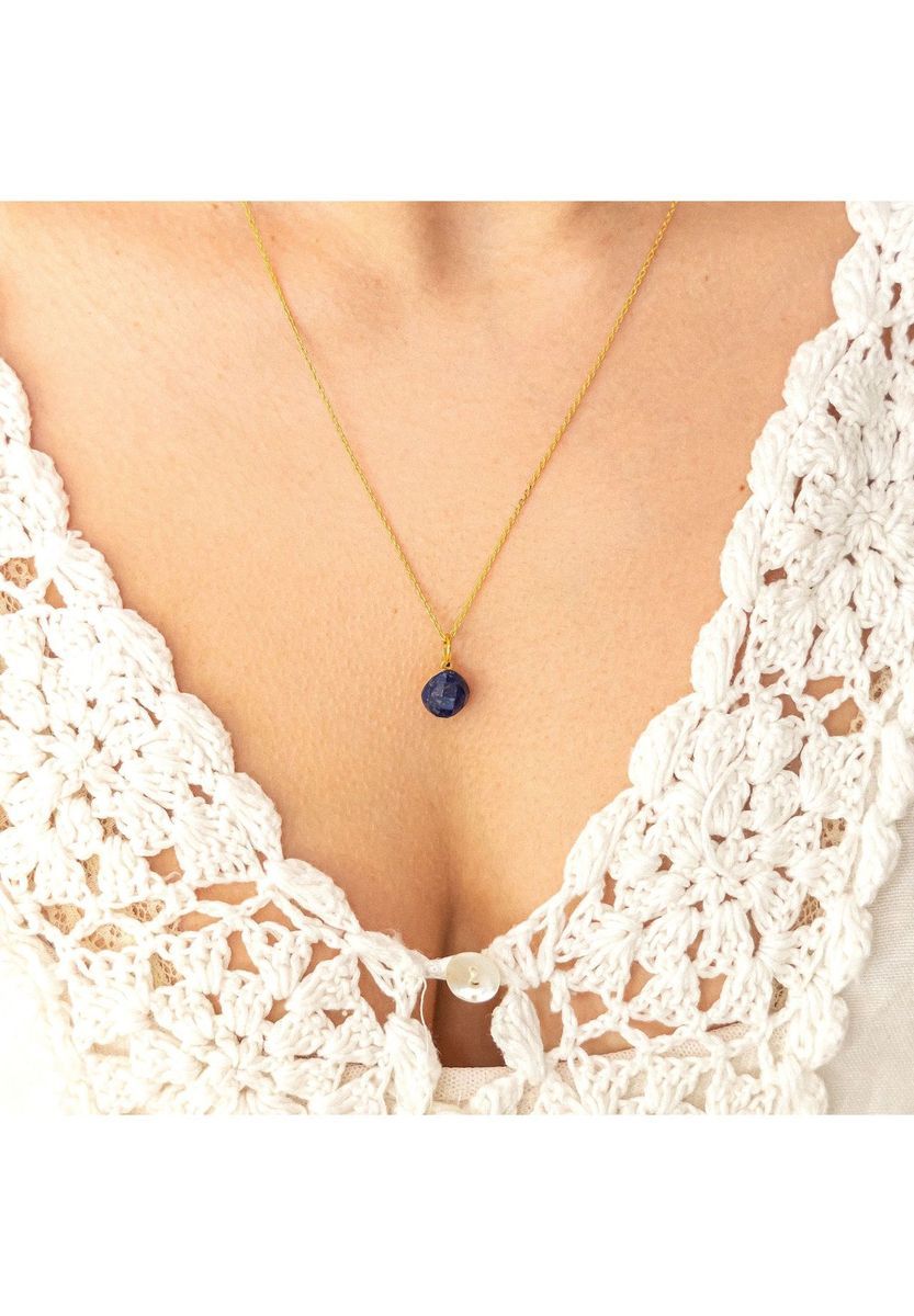 Halskette mit facettiertem Lapislazuli-Anhänger