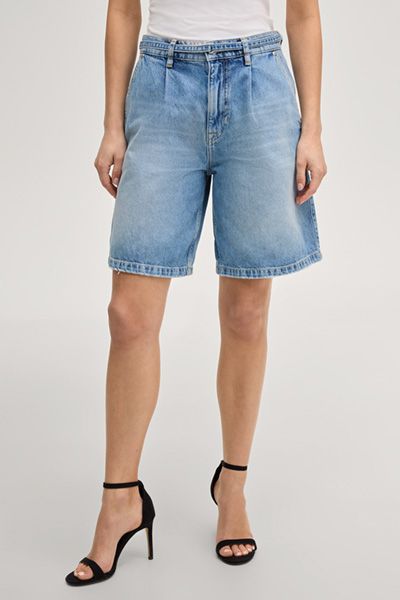 Bermuda-Jeans mit Bundfalten