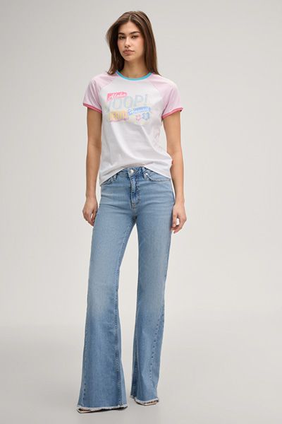 Bootcut-Jeans mit fransigem Saum