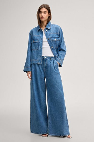 Weite Jeans mit Bundfalten