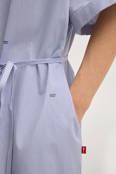 Gestreiftes Hemdblusenkleid mit Gürtel