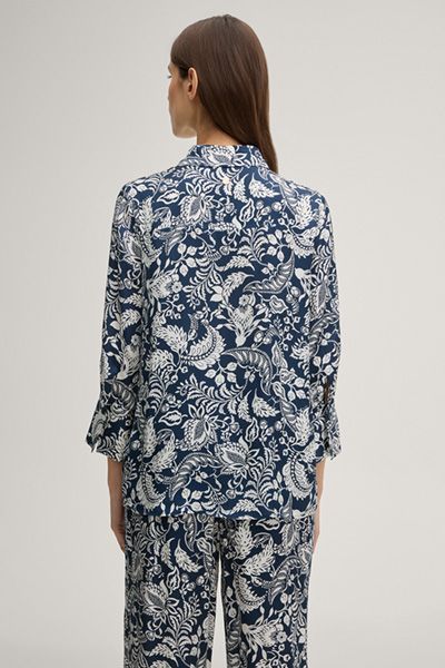 Fließende Bluse mit botanischem Muster